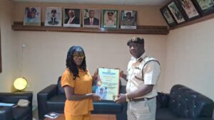 CIS Oyebode Olayinka Odesola, Comptroller, Nigeria Immigration Service, Delta State Command Receives Distinguished Service Award from the the Federated Union of Community Newspaper Publishers of Nigeria